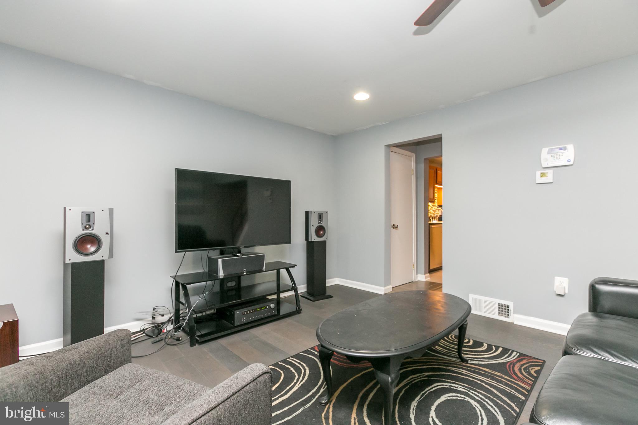 5110 Levindale Road Baltimore, MD 21215 - Photo 4 of 33