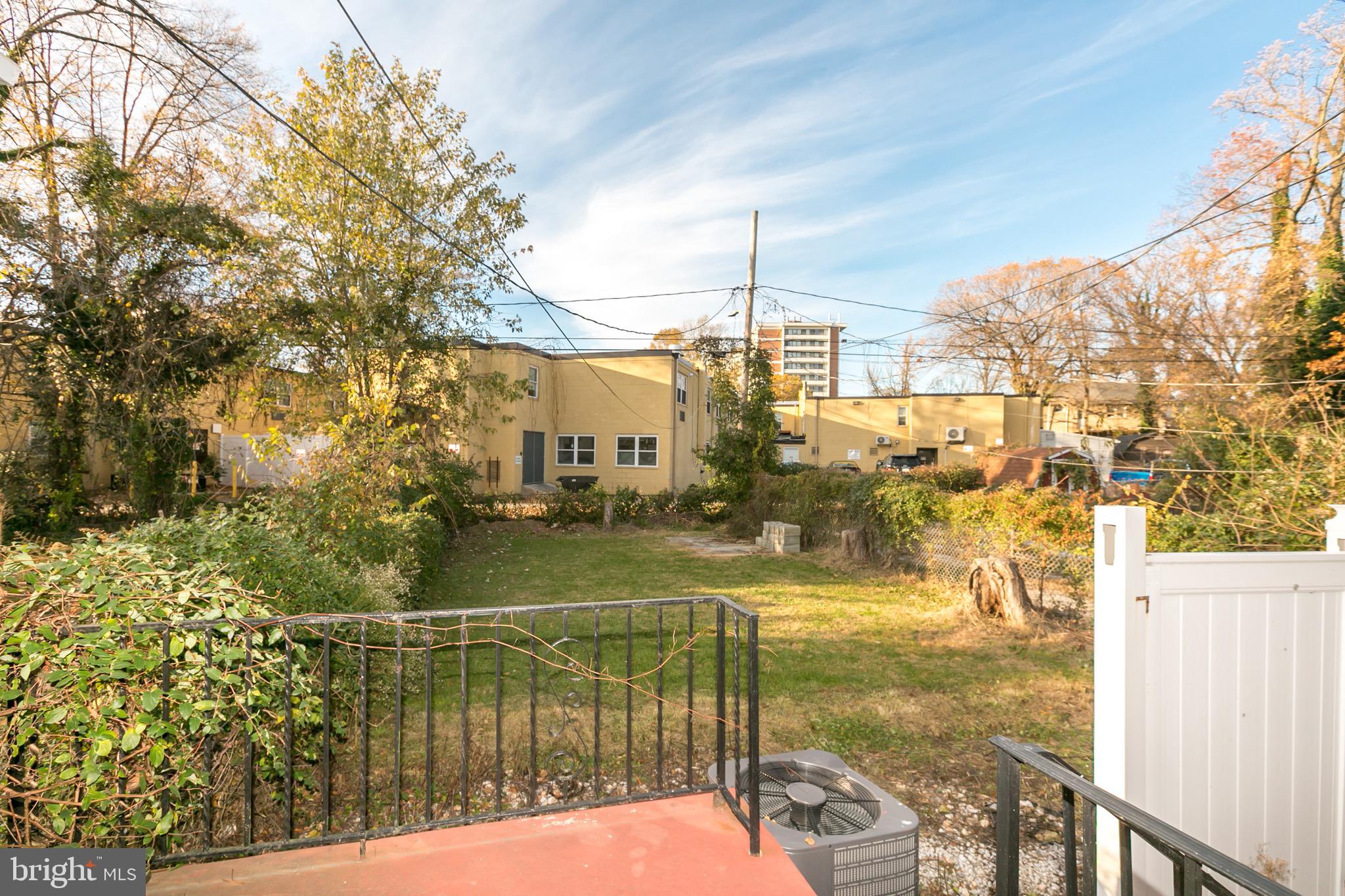 5110 Levindale Road Baltimore, MD 21215 - Photo 31 of 33 Large yard.