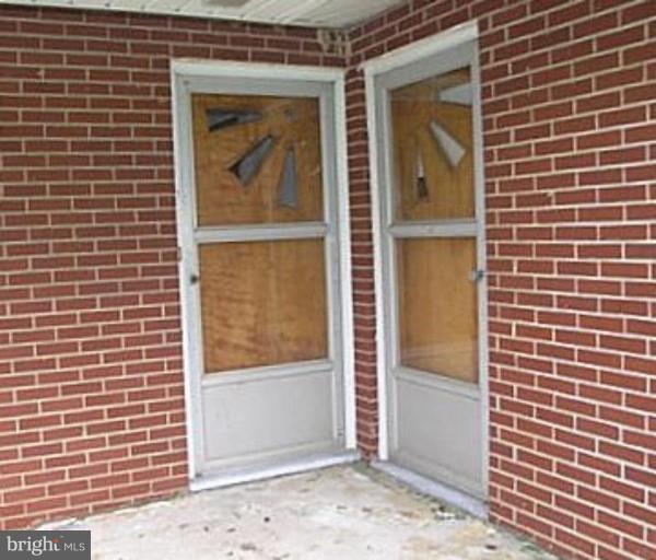 1235 Heaps Road Street, MD 21154 - Photo 4 of 16 Entrance / Foyer