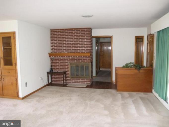 1235 Heaps Road Street, MD 21154 - Photo 10 of 16 Living Room