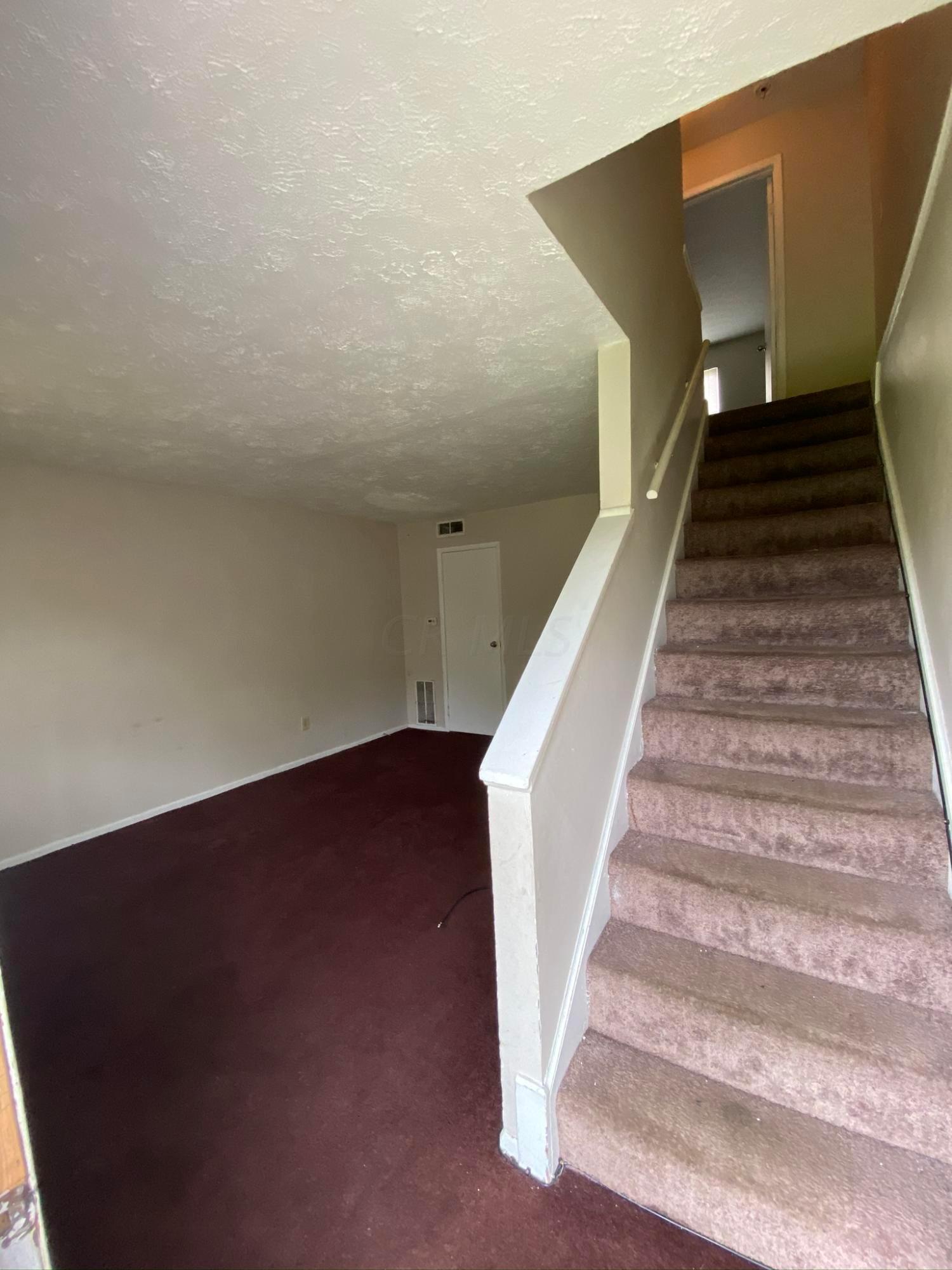 6862-6868 Garden Terrace Road Columbus, OH 43229 - Photo 3 of 17