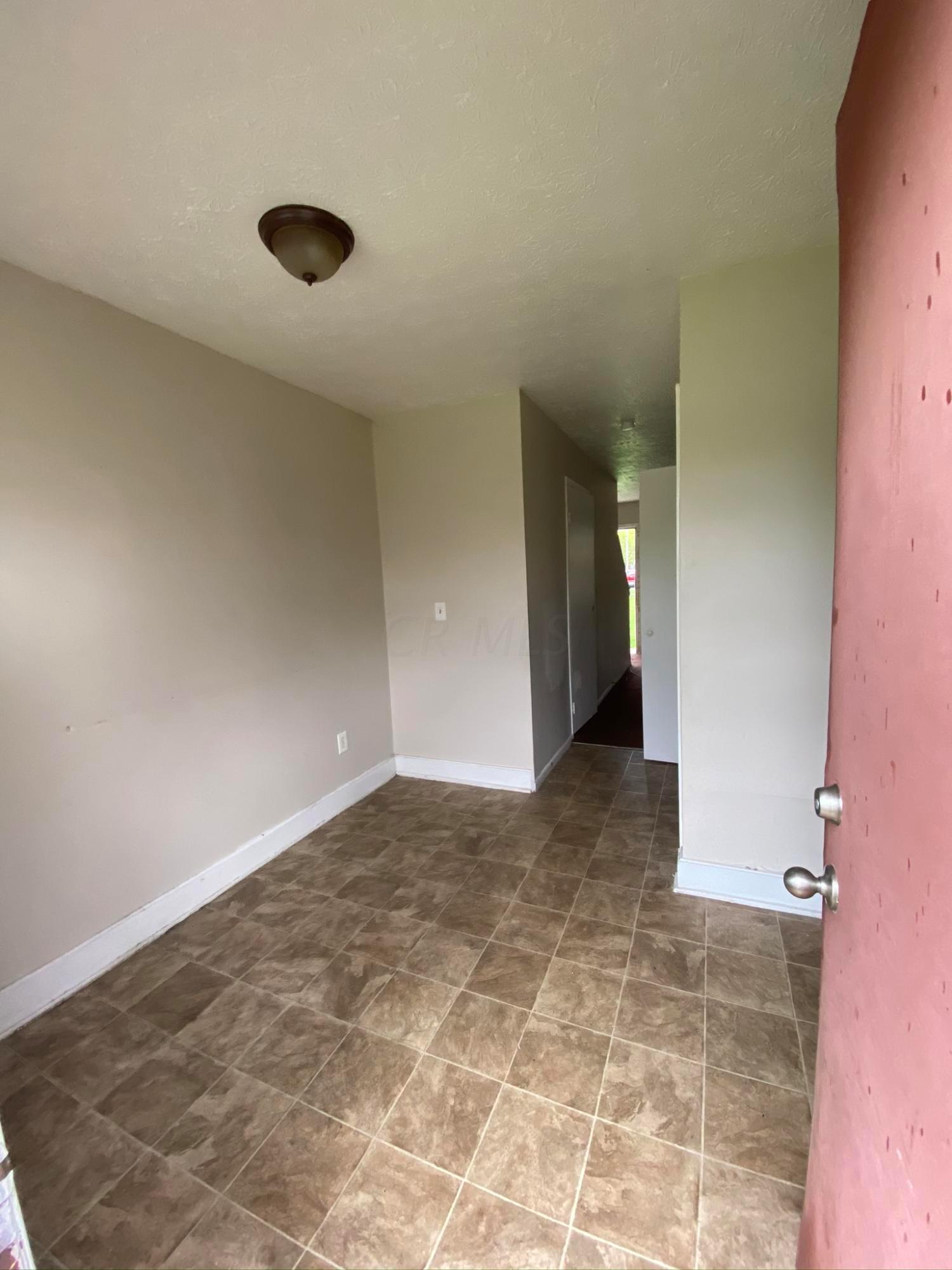 6862-6868 Garden Terrace Road Columbus, OH 43229 - Photo 7 of 17