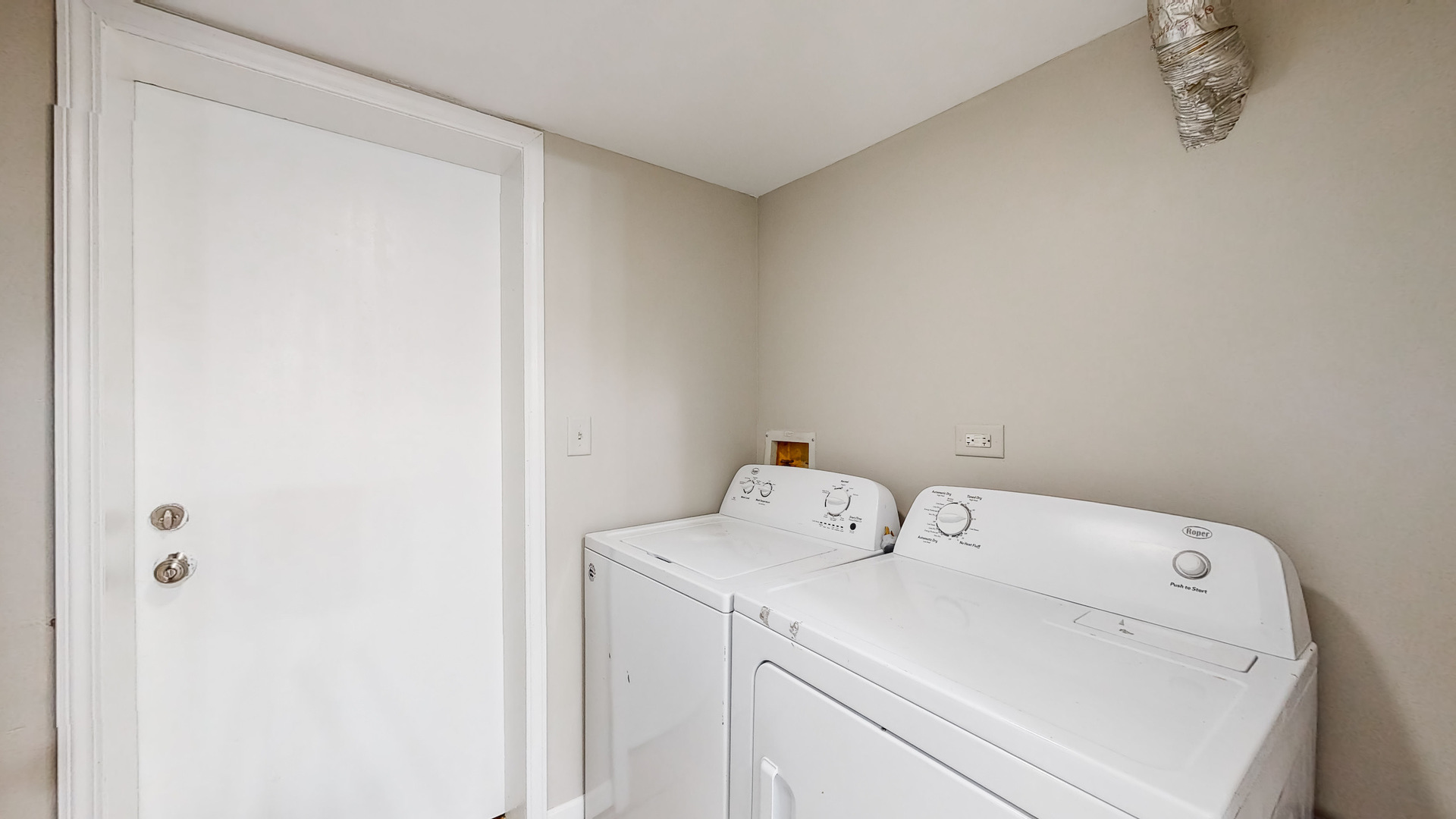 20 Elm Court, Unit 3 Bolingbrook, IL 60440 - Photo 14 of 21 a utility room with dryer and washer