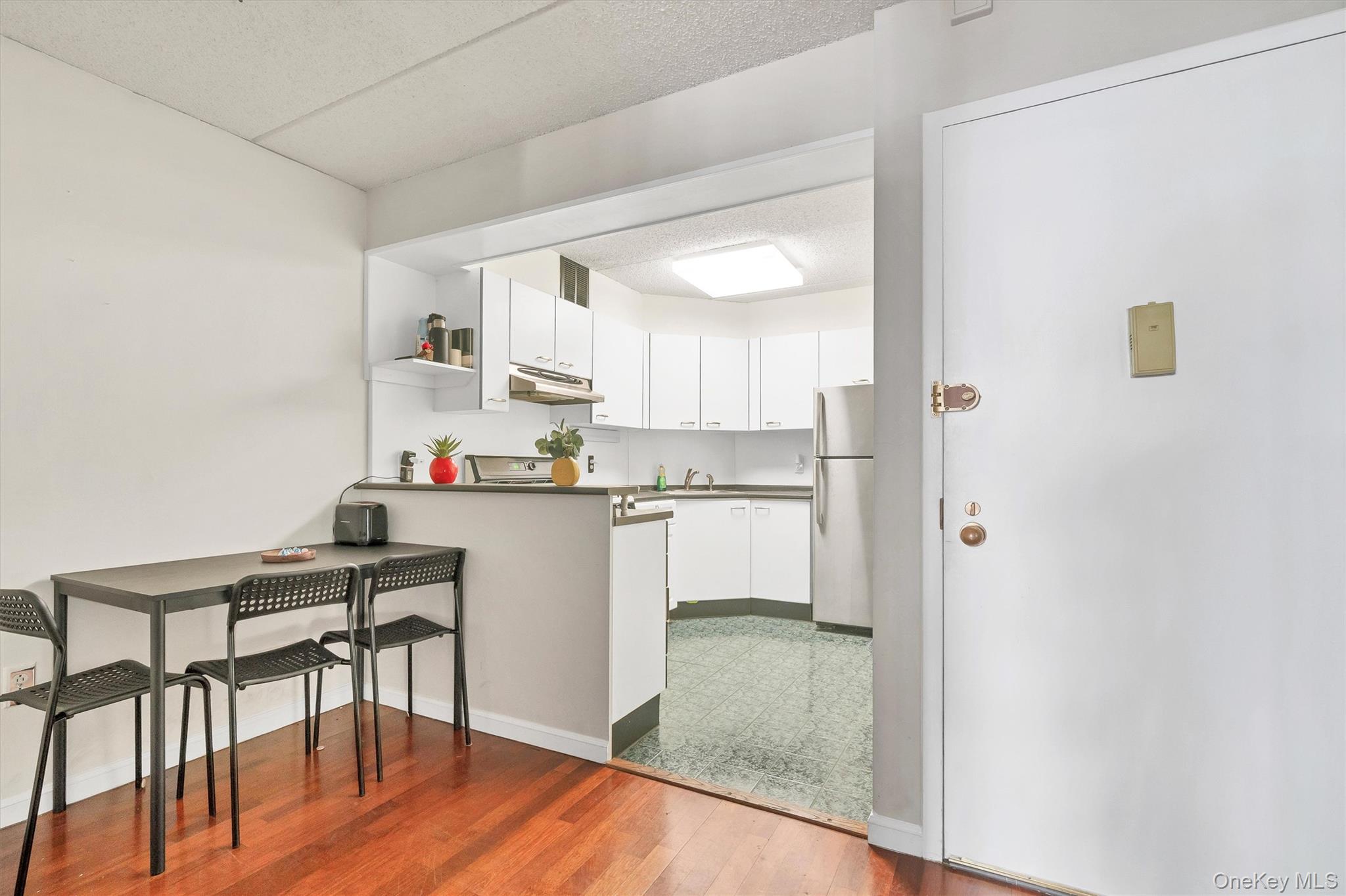 703 Pelham Road New Rochelle, NY 10805 - Photo 2 of 17 Gallery Image 2