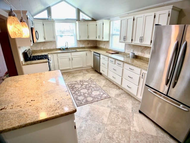 207 West Rose Avenue Foley, AL 36535 - Photo 9 of 34 Kitchen