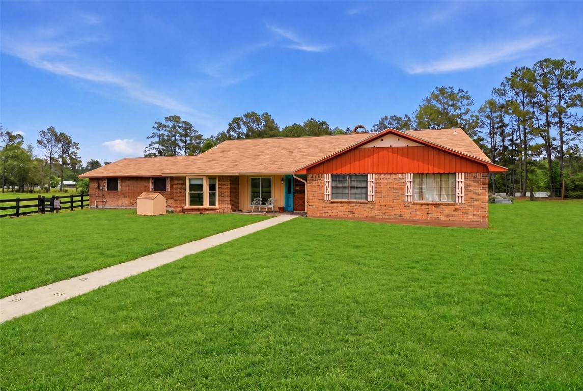 21992 Highway 321 Cleveland, TX 77327 - Photo 2 of 31