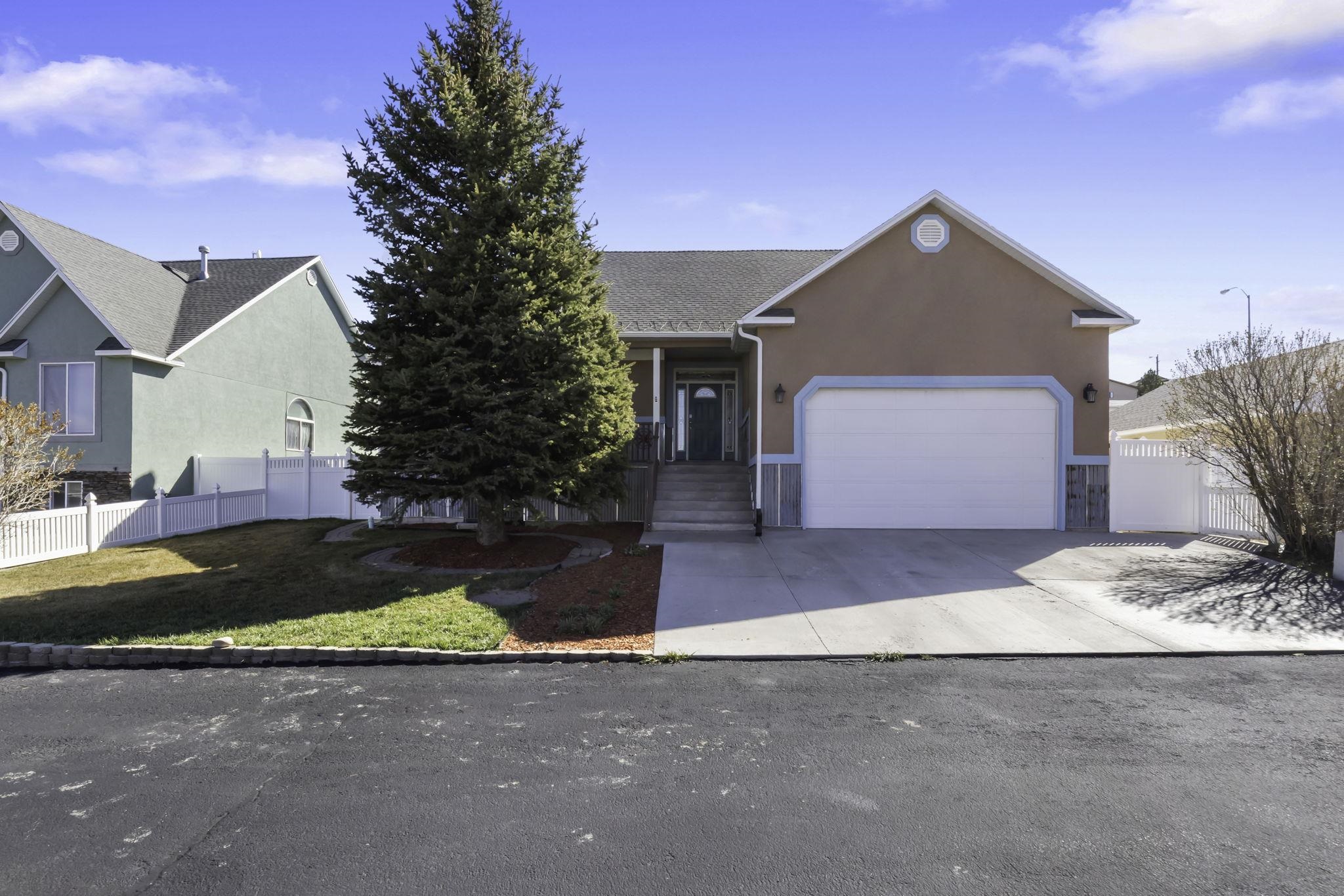 136 Benjamin Franklin Street Evanston, WY 82930 - Photo 1 of 45