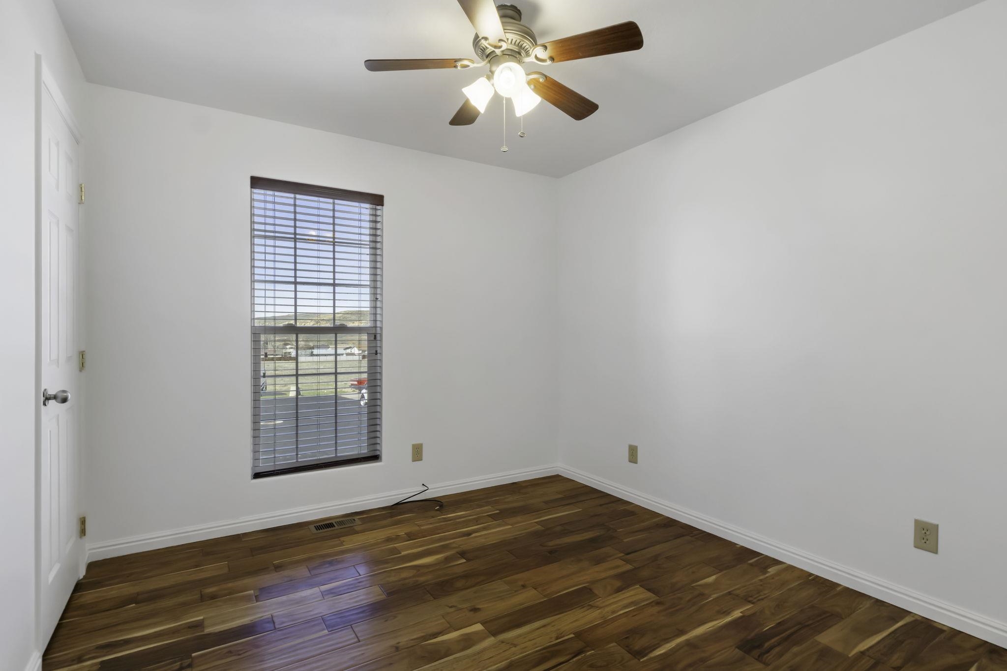 136 Benjamin Franklin Street Evanston, WY 82930 - Photo 14 of 45