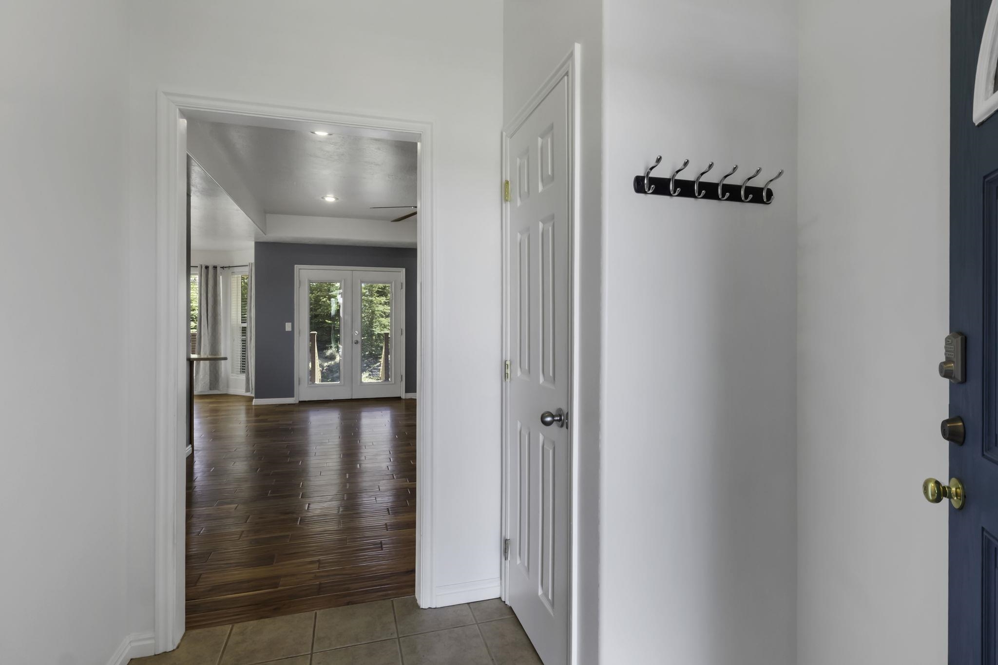 136 Benjamin Franklin Street Evanston, WY 82930 - Photo 3 of 45