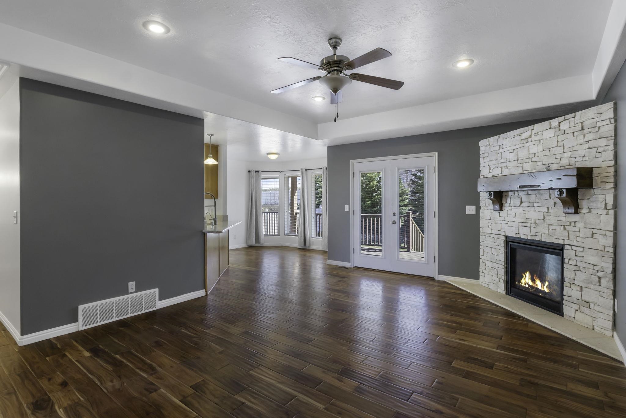 136 Benjamin Franklin Street Evanston, WY 82930 - Photo 5 of 45