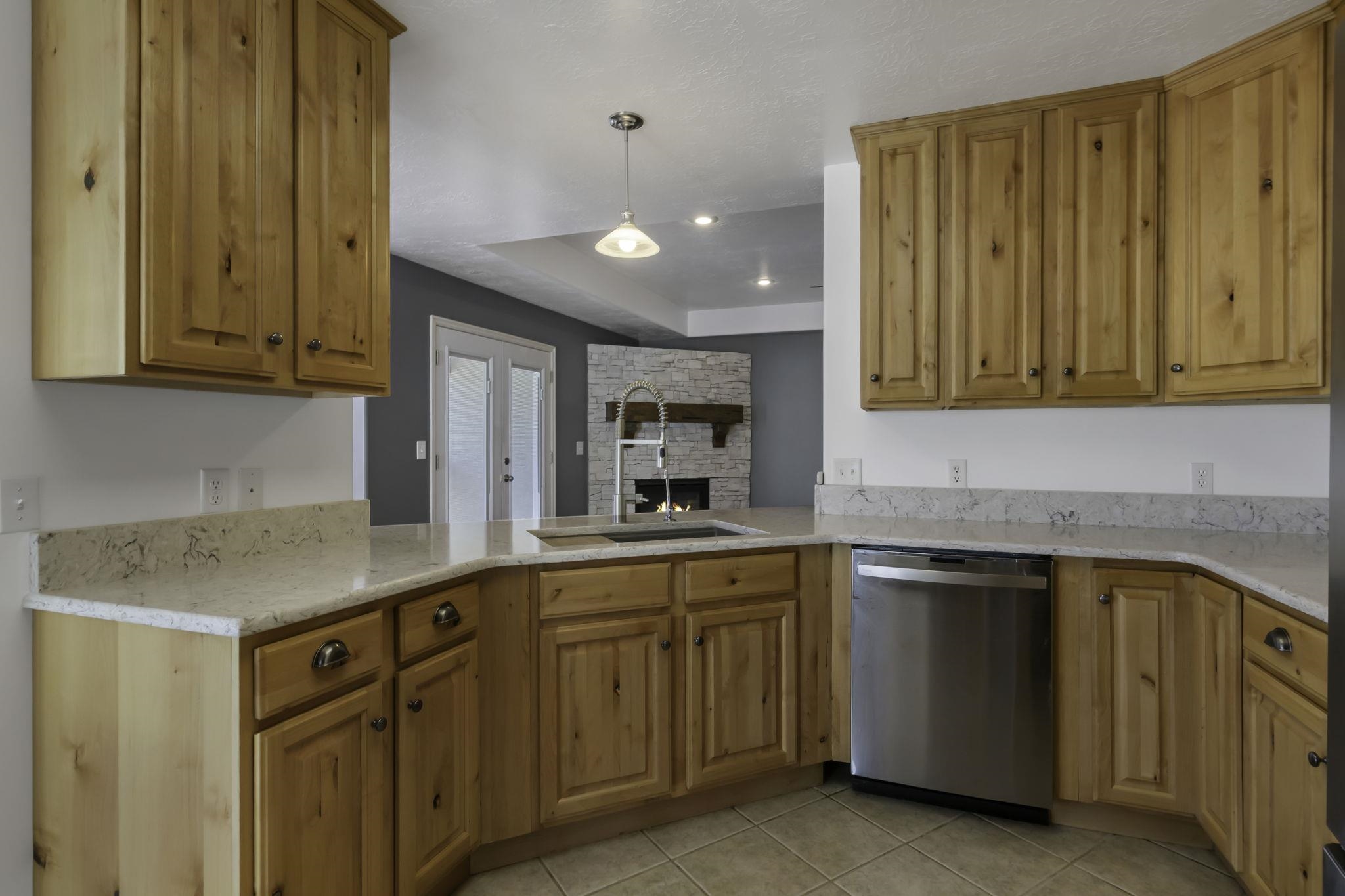 136 Benjamin Franklin Street Evanston, WY 82930 - Photo 10 of 45