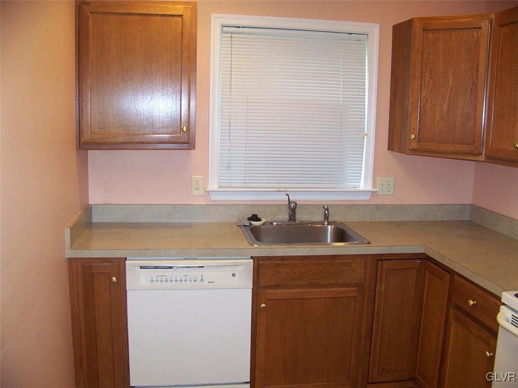 1497 Upstream Farm Road Easton, PA 18040 - Photo 3 of 10 Gallery Image 3