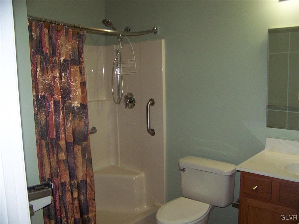 1497 Upstream Farm Road Easton, PA 18040 - Photo 5 of 10 Gallery Image 5