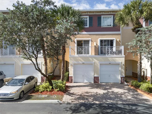 $2,950 | 4645 Southwest 75th Way, Unit 4645, Davie, FL 33314