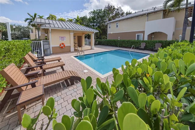 $2,950 | 4645 Southwest 75th Way, Unit 4645, Davie, FL 33314