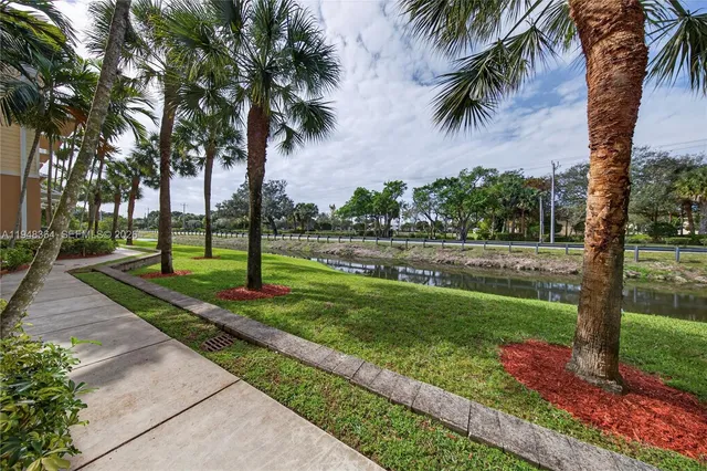 $2,950 | 4645 Southwest 75th Way, Unit 4645, Davie, FL 33314