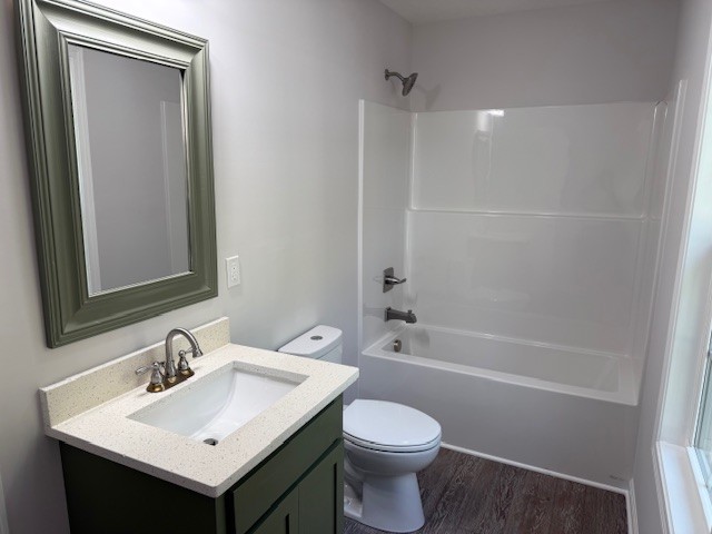 4214 Riley Creek Road Normandy, TN 37360 - Photo 19 of 35 a bathroom with a sink mirror toilet and bathtub