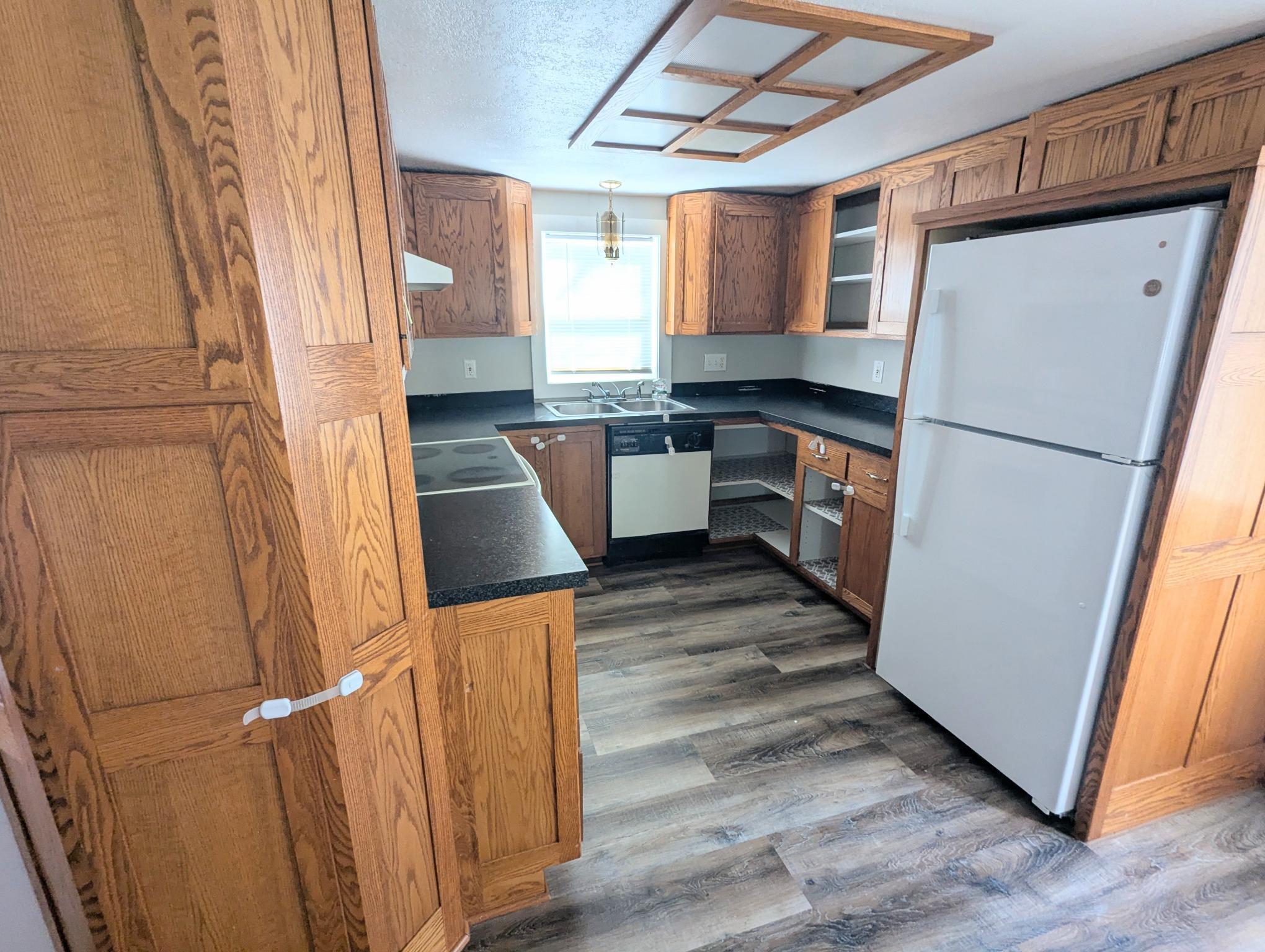 907 2nd Avenue Northwest Faribault, MN 55021 - Photo 3 of 17