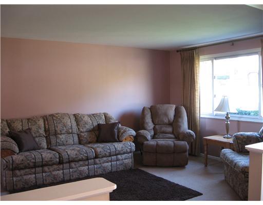 5004 Windriver Drive McKees Rocks, PA 15136 - Photo 2 of 18 Living Room. Formal Living Room