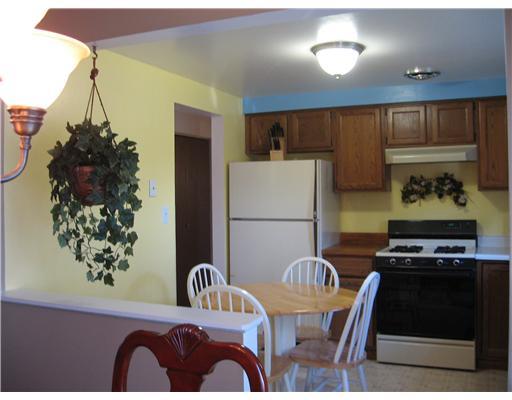 5004 Windriver Drive McKees Rocks, PA 15136 - Photo 8 of 18 Kitchen.