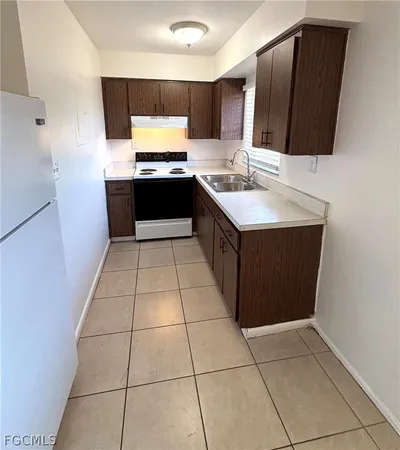 $1,250 | 704 Southeast 46th Lane, Unit B, Cape Coral, FL 33904