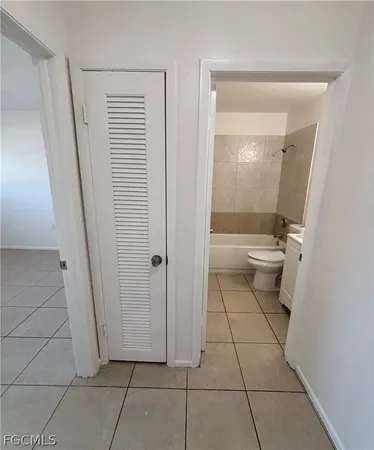 $1,250 | 704 Southeast 46th Lane, Unit B, Cape Coral, FL 33904