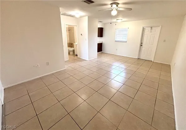 $1,250 | 704 Southeast 46th Lane, Unit B, Cape Coral, FL 33904