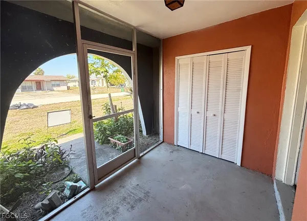 $1,250 | 704 Southeast 46th Lane, Unit B, Cape Coral, FL 33904