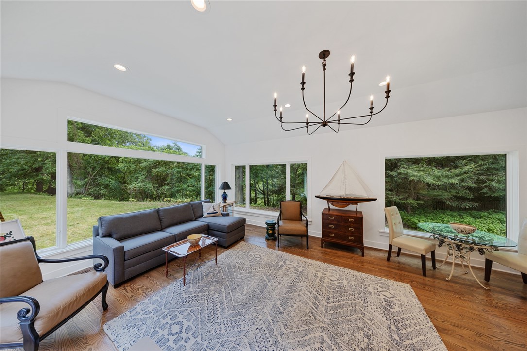 157 Crescent Hill Road Perinton, NY 14534 - Photo 22 of 47 SPECTACULAR CATHEDRAL CEILING GREAT ROOM WITH WALL