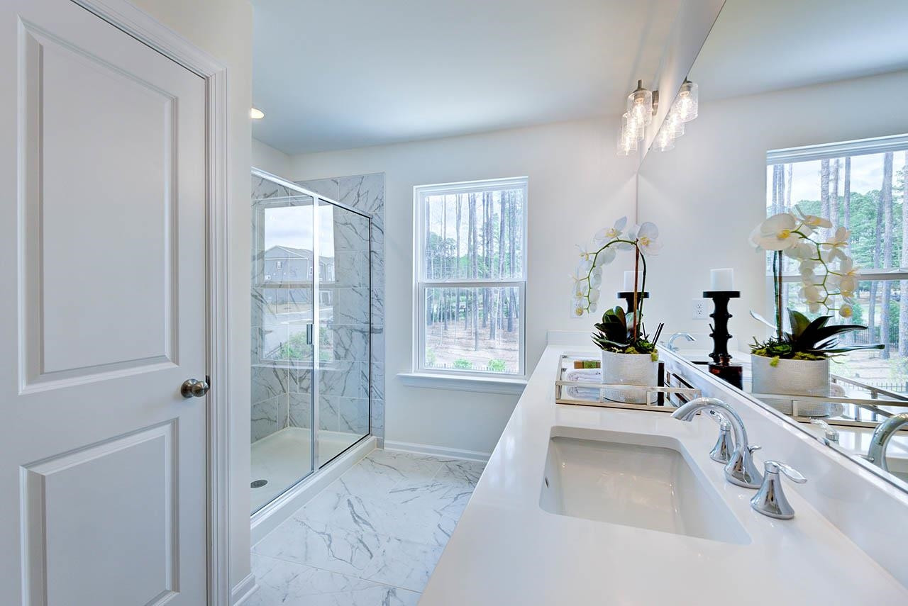 931 Baldwin Rdg Road Apex, NC 27523 - Photo 23 of 42 a living room with furniture