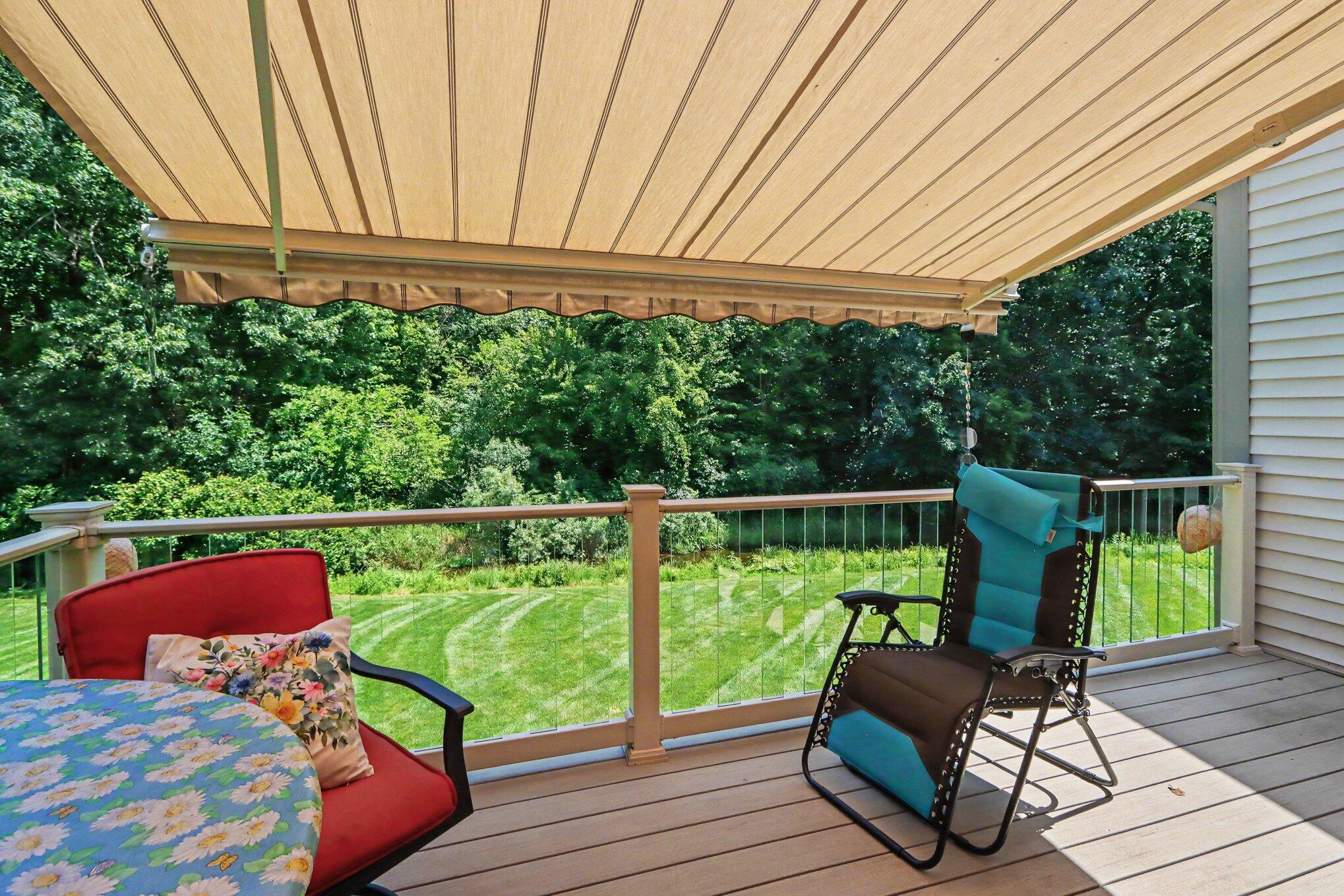 2181 Hunters Run Kalamazoo, MI 49048 - Photo 28 of 33 Electric Covered Awning Porch