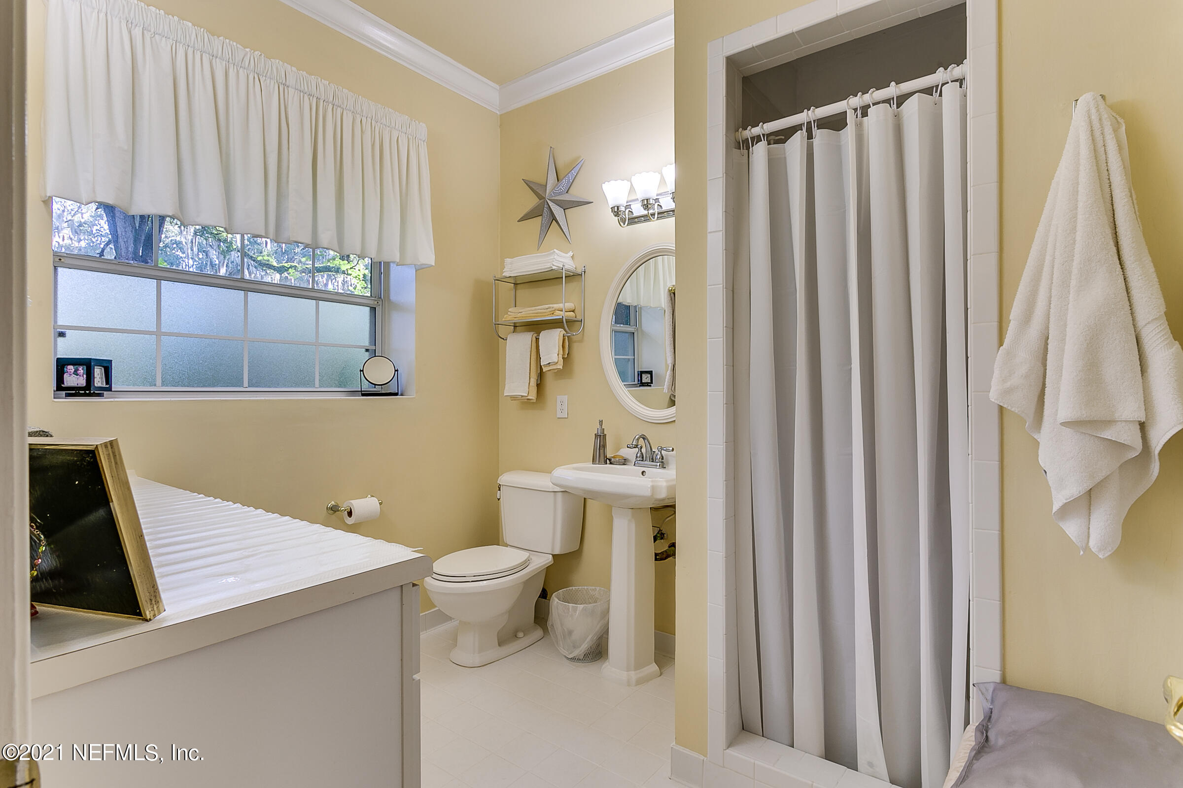 2559 Red Fox Road Orange Park, FL 32073 - Photo 12 of 24 16-Owners-Bathroom