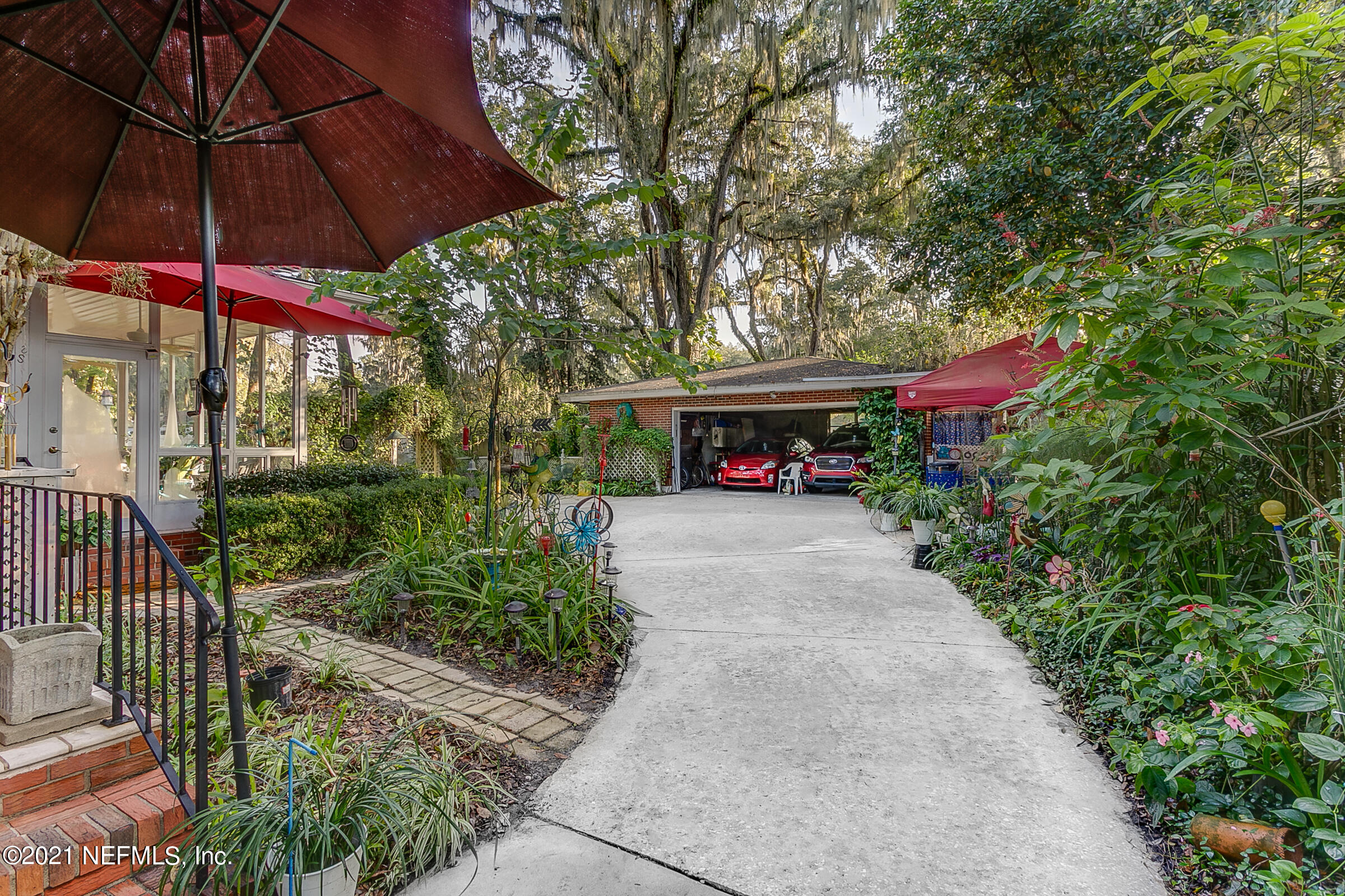 2559 Red Fox Road Orange Park, FL 32073 - Photo 22 of 24 30-Garage-Entrance