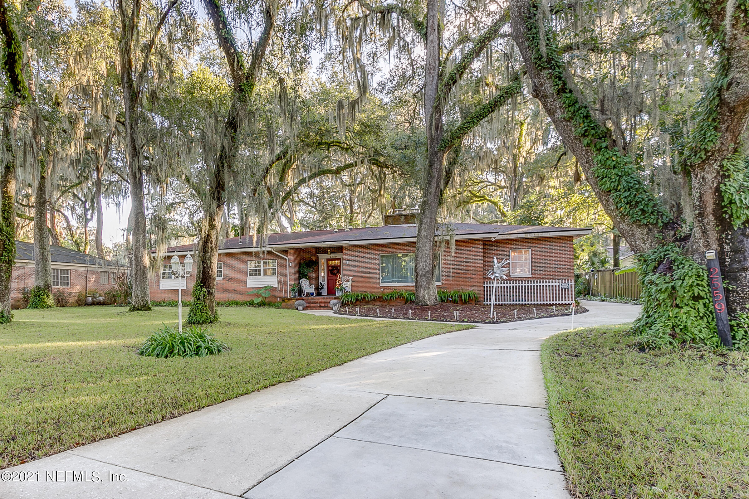 2559 Red Fox Road Orange Park, FL 32073 - Photo 23 of 24 32-Driveway-View