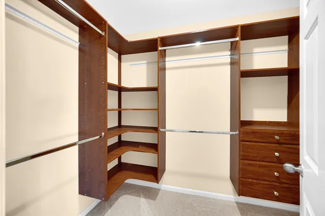 $365,000 | 1104 Loganbury Court, Elgin, IL 60120