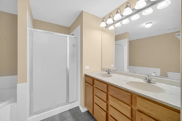 $365,000 | 1104 Loganbury Court, Elgin, IL 60120