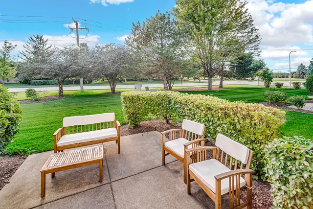 $365,000 | 1104 Loganbury Court, Elgin, IL 60120