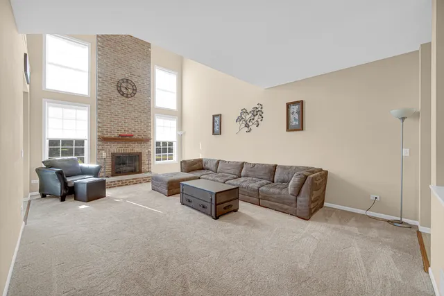 $365,000 | 1104 Loganbury Court, Elgin, IL 60120