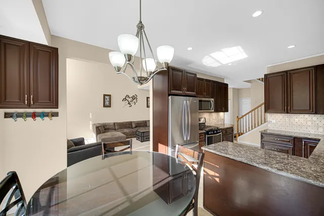 $365,000 | 1104 Loganbury Court, Elgin, IL 60120