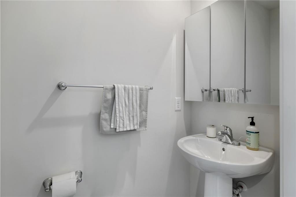 318 Ruth Court Imperial, PA 15126 - Photo 14 of 38