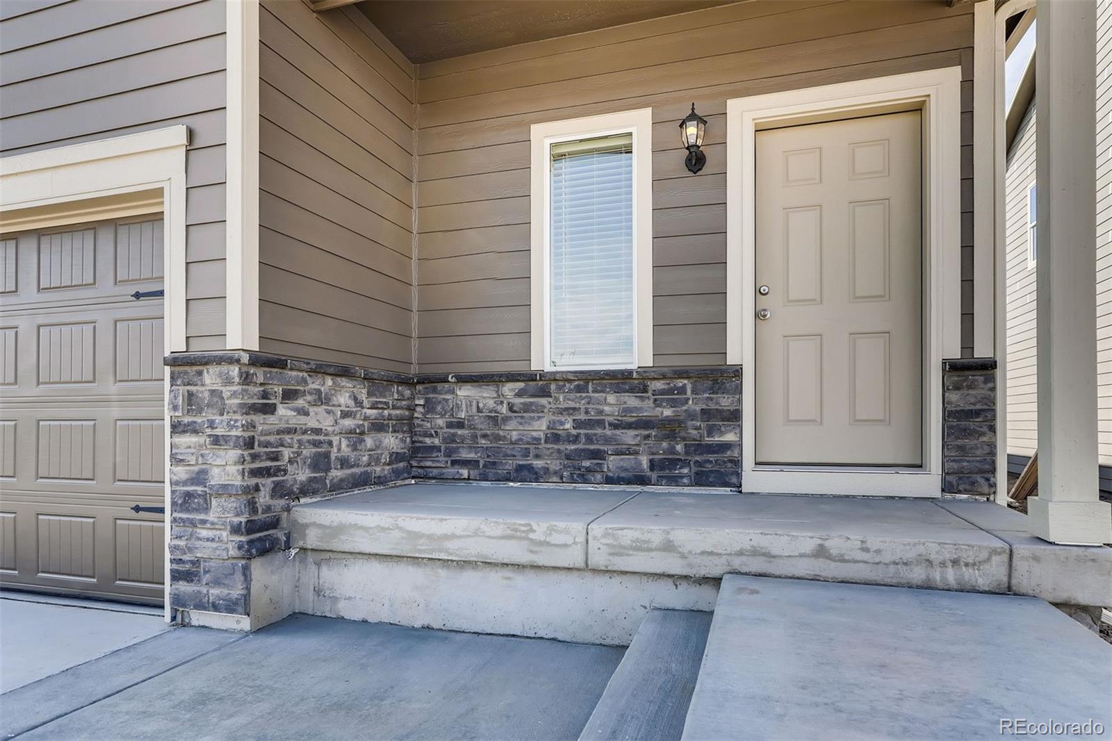 367 Walnut Street Bennett, CO 80102 - Photo 2 of 22