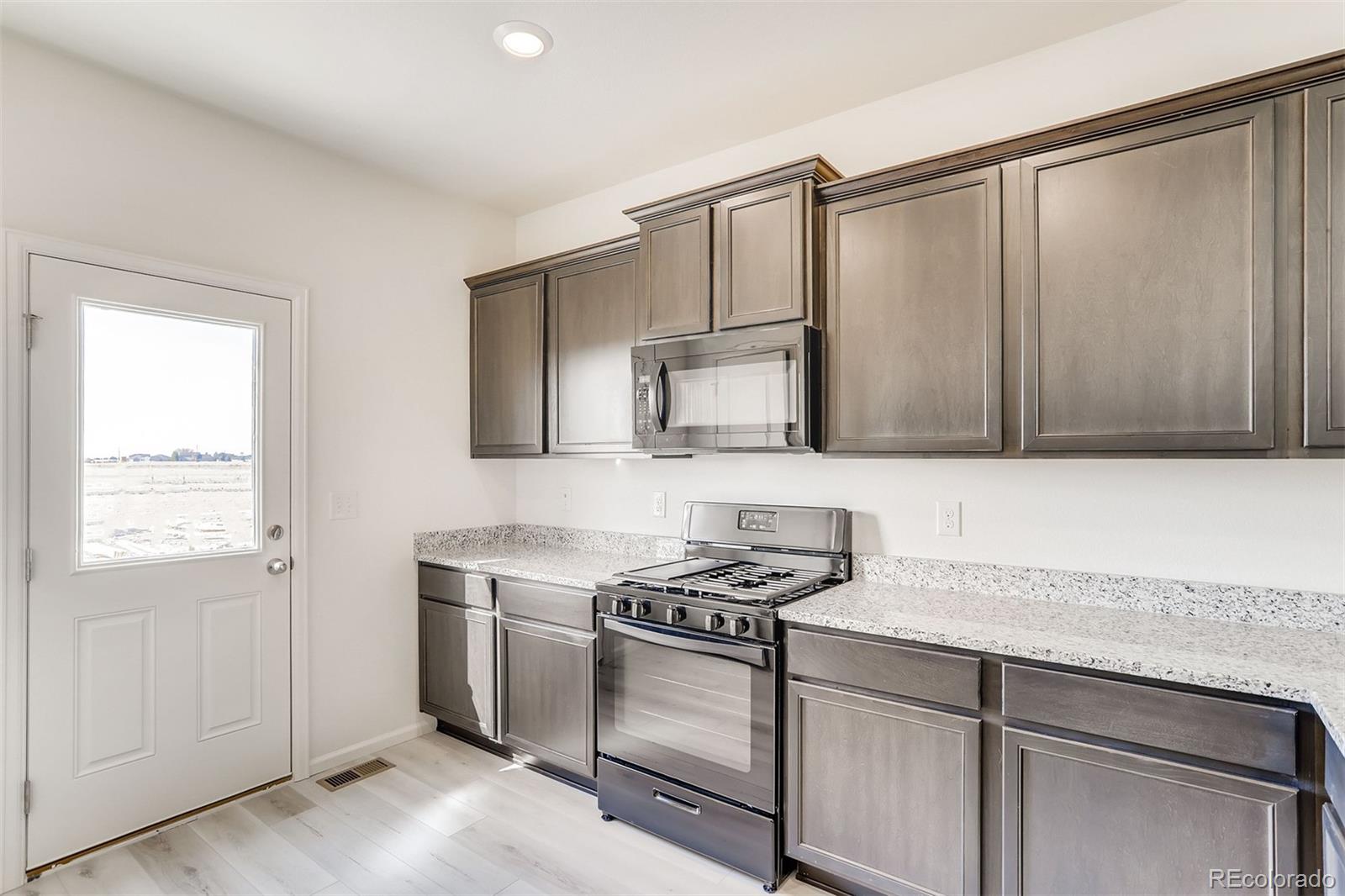 367 Walnut Street Bennett, CO 80102 - Photo 9 of 22