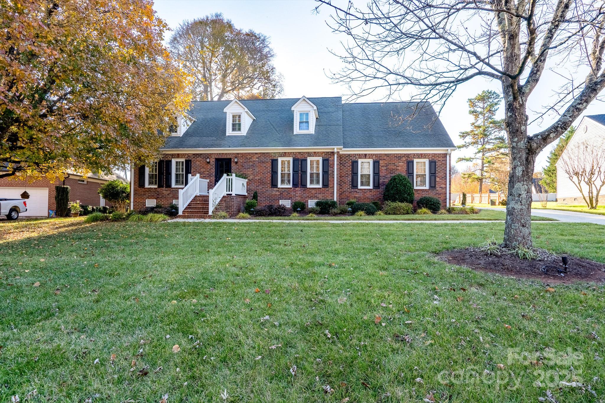 621 Peacehaven Road Kannapolis, NC 28083 - Photo 11 of 44 a front view of a house with garden