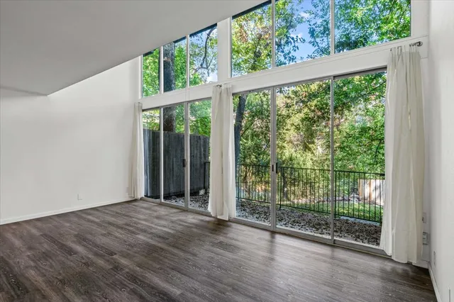 $1,950 | 1304 Mariposa Drive, Unit 156, Austin, TX 78704