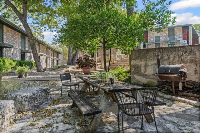 $1,950 | 1304 Mariposa Drive, Unit 156, Austin, TX 78704