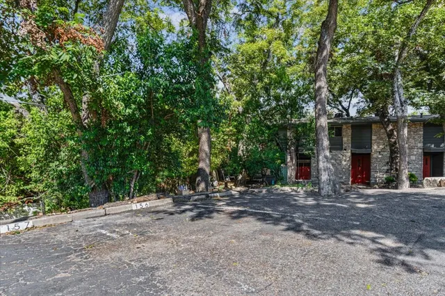 $1,950 | 1304 Mariposa Drive, Unit 156, Austin, TX 78704