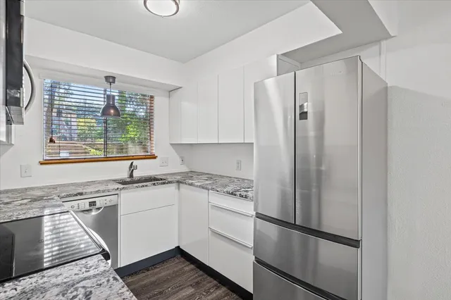 $1,950 | 1304 Mariposa Drive, Unit 156, Austin, TX 78704