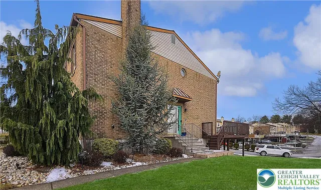 $325,000 | 1391 Presidential Drive, Whitehall, PA 18052