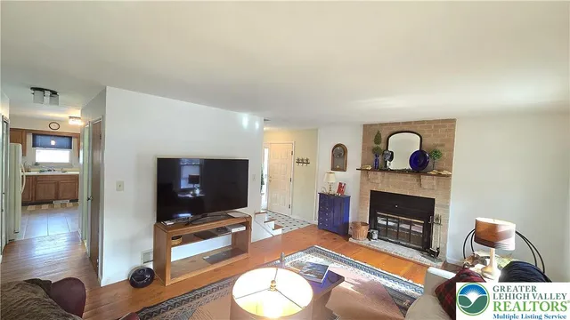 $325,000 | 1391 Presidential Drive, Whitehall, PA 18052