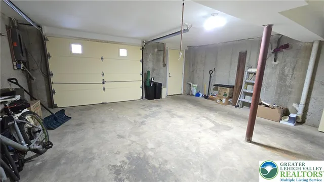 $325,000 | 1391 Presidential Drive, Whitehall, PA 18052